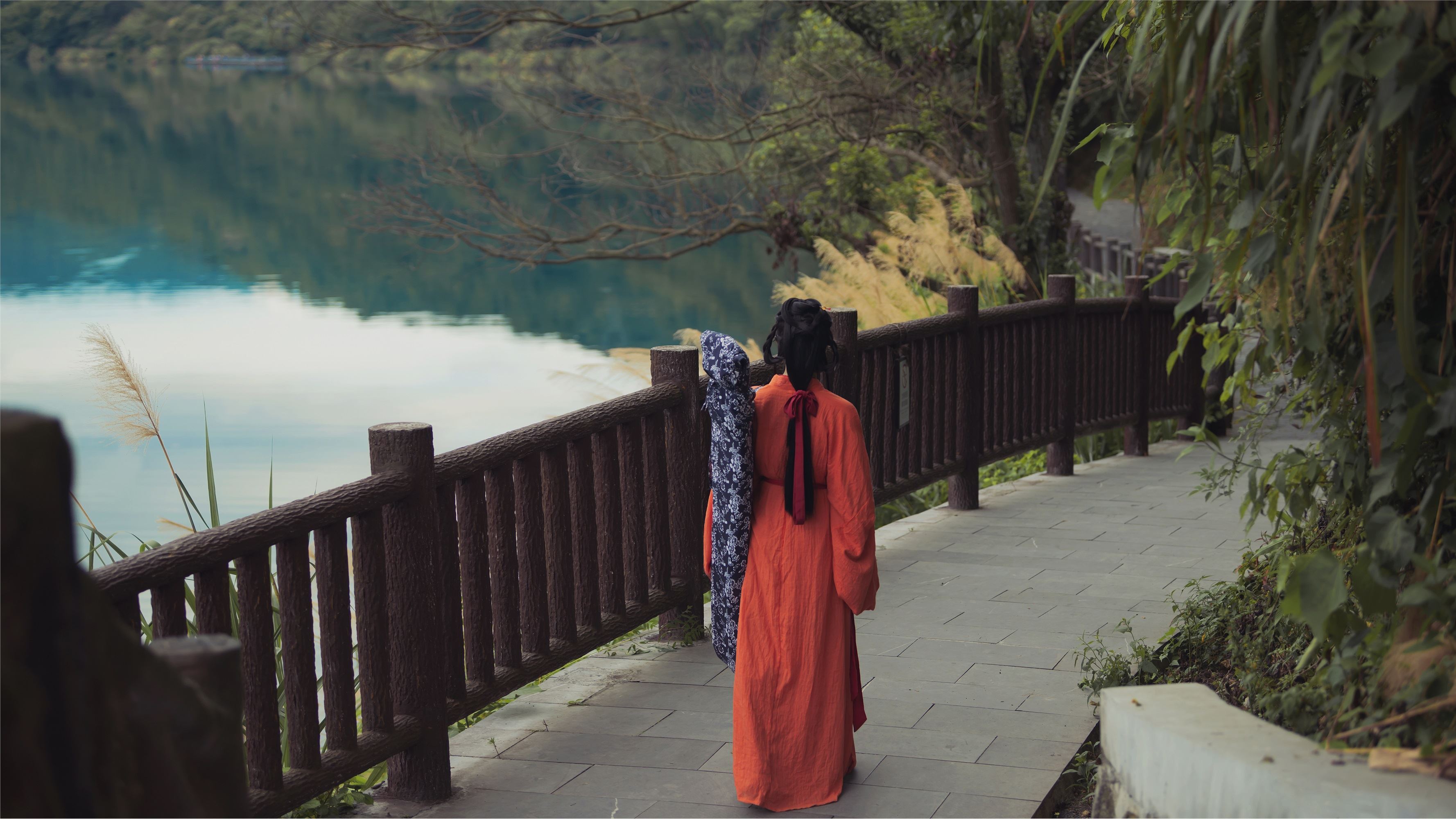 YITUYU艺图语 2021.09.08 人间忽晚 山河已秋 秦笙